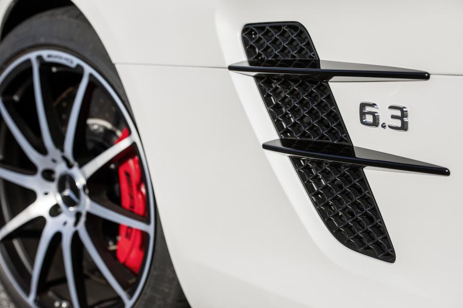  Mercedes-Benz SLS AMG GT Roadster 2012 года  (фото 14 из 47)